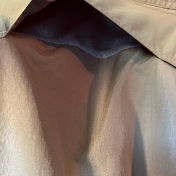 Eddie Bauer Hiking Shirt Mens Size XL Button down Front Pockets Vents on back - Picture 4 of 10